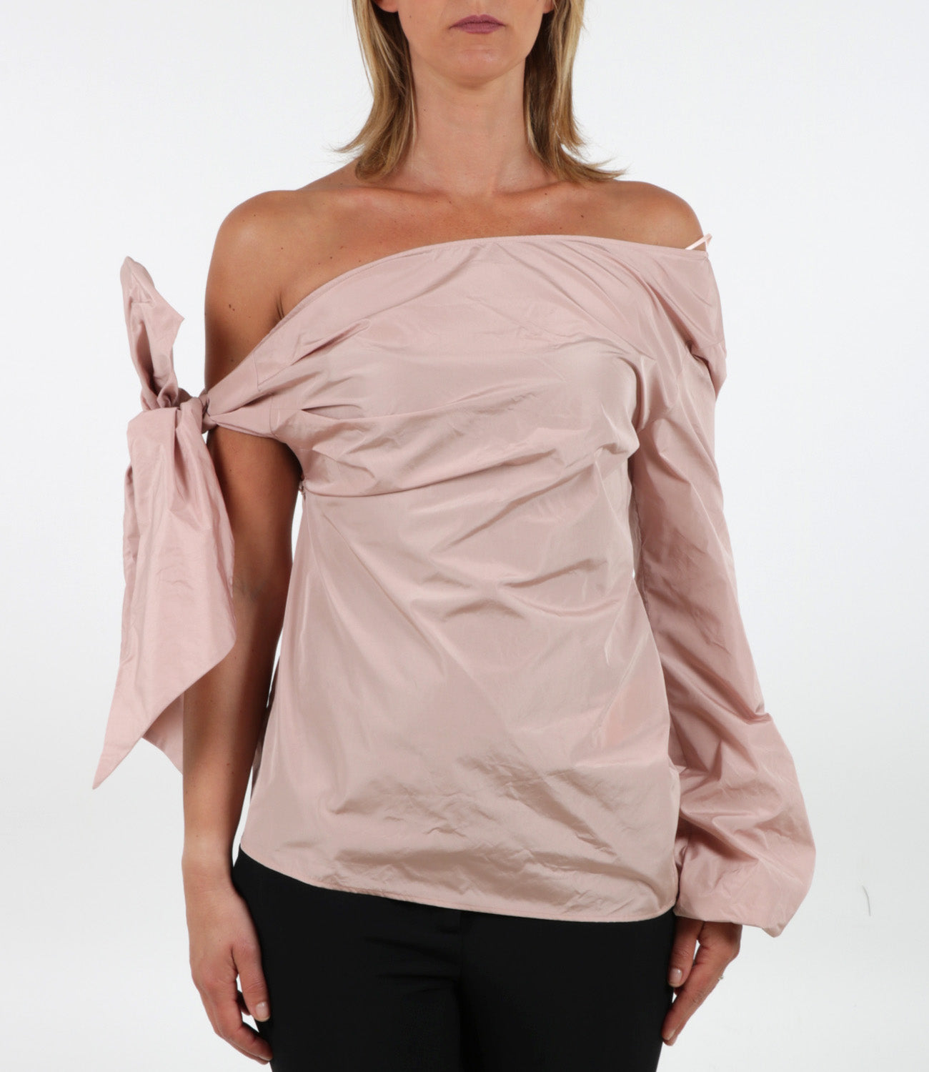 One-shoulder top with bow