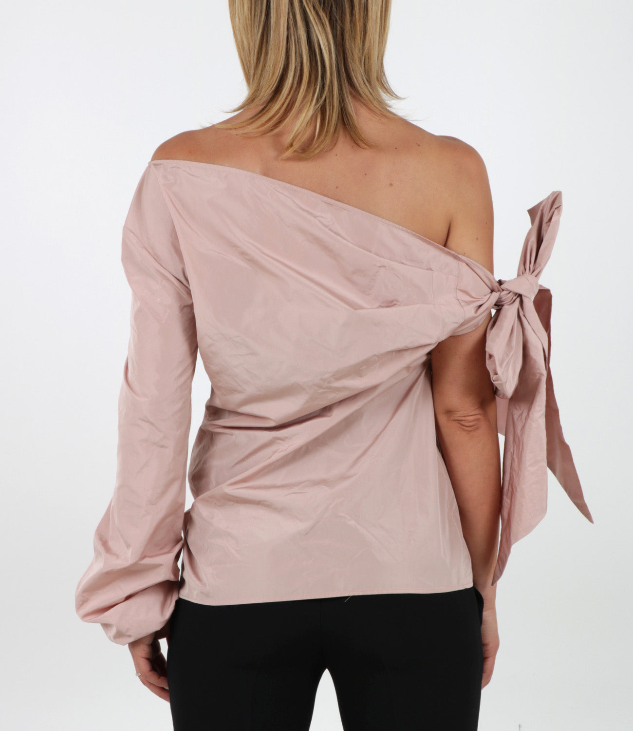 One-shoulder top with bow